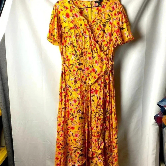 JESSICA SIMPSON SIZE 1X YELLOW FLORAL FAUX WRAP DRESS TIE GOOD CLEAN CONDITION - Picture 1 of 10